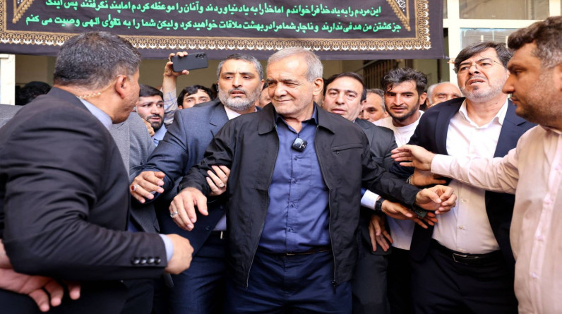 الإصلاحي مسعود بزشكيان رئيسا لإيران